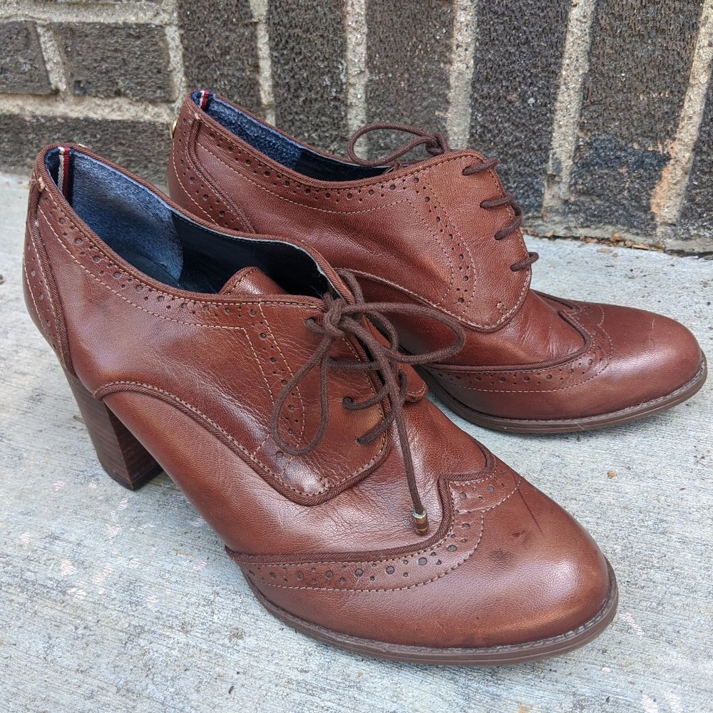 Tommy Hilfiger Block Heel Lace-Up Oxfords